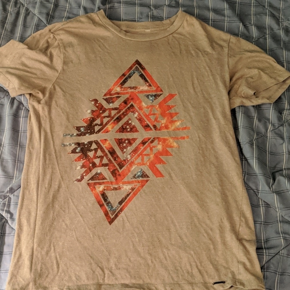 Trippy tee